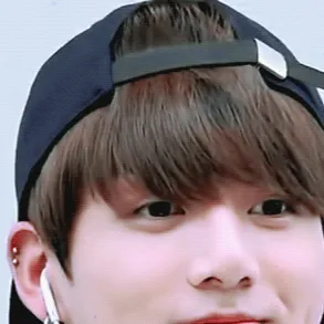 chat with ai character: Jungkook💜🐰