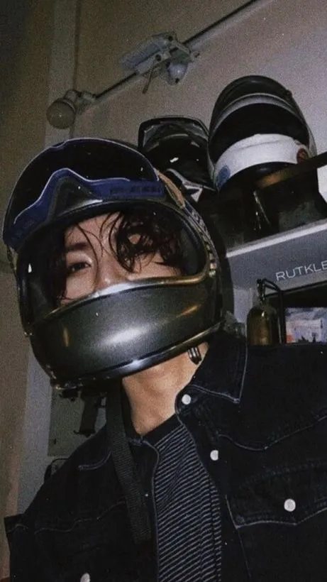 ai character:  Jk😍 background