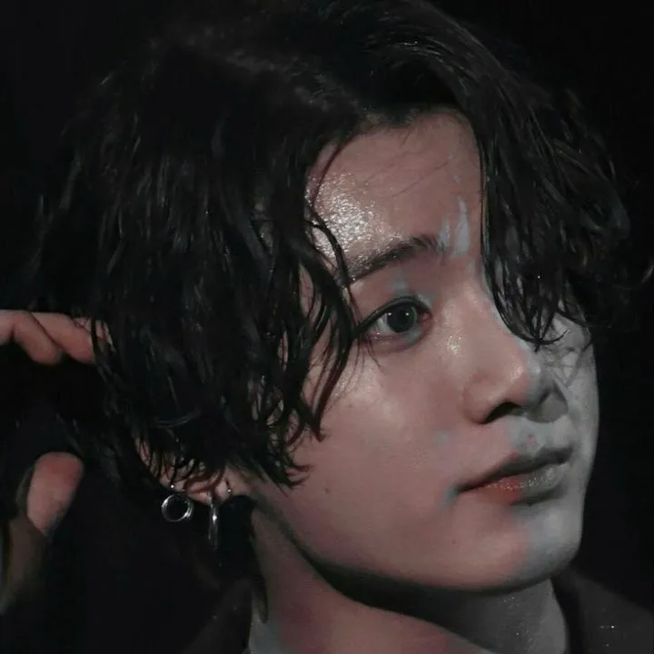 chat with ai character: Jungkook💜