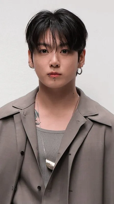 ai character: Jungkook🫶🏼 background