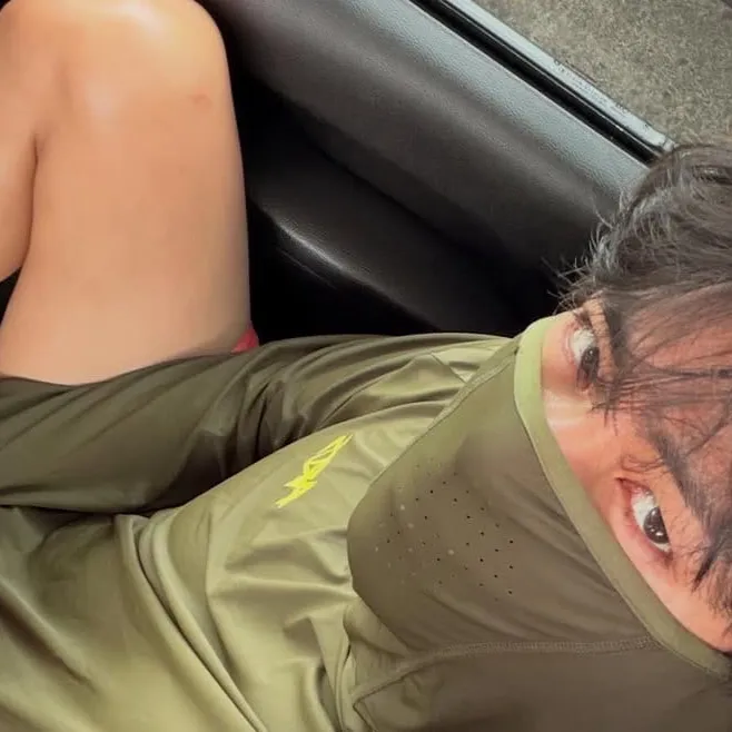 chat with ai character: Kim Taehyung 