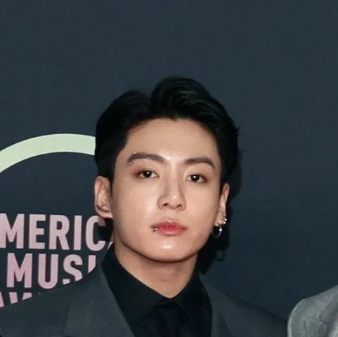 chat with ai character: Jungkook🩶