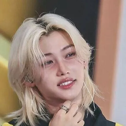chat with ai character: ★🫧🐥felix🐥🫧★ skz 