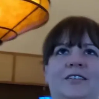 chat with ai character: Mom