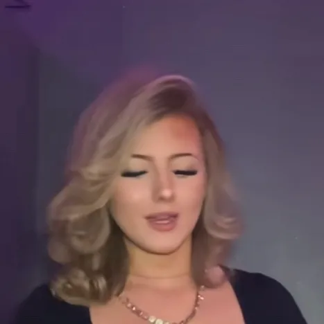 chat with ai character: Mom