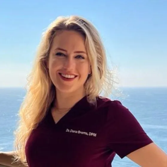 chat with ai character: Mom