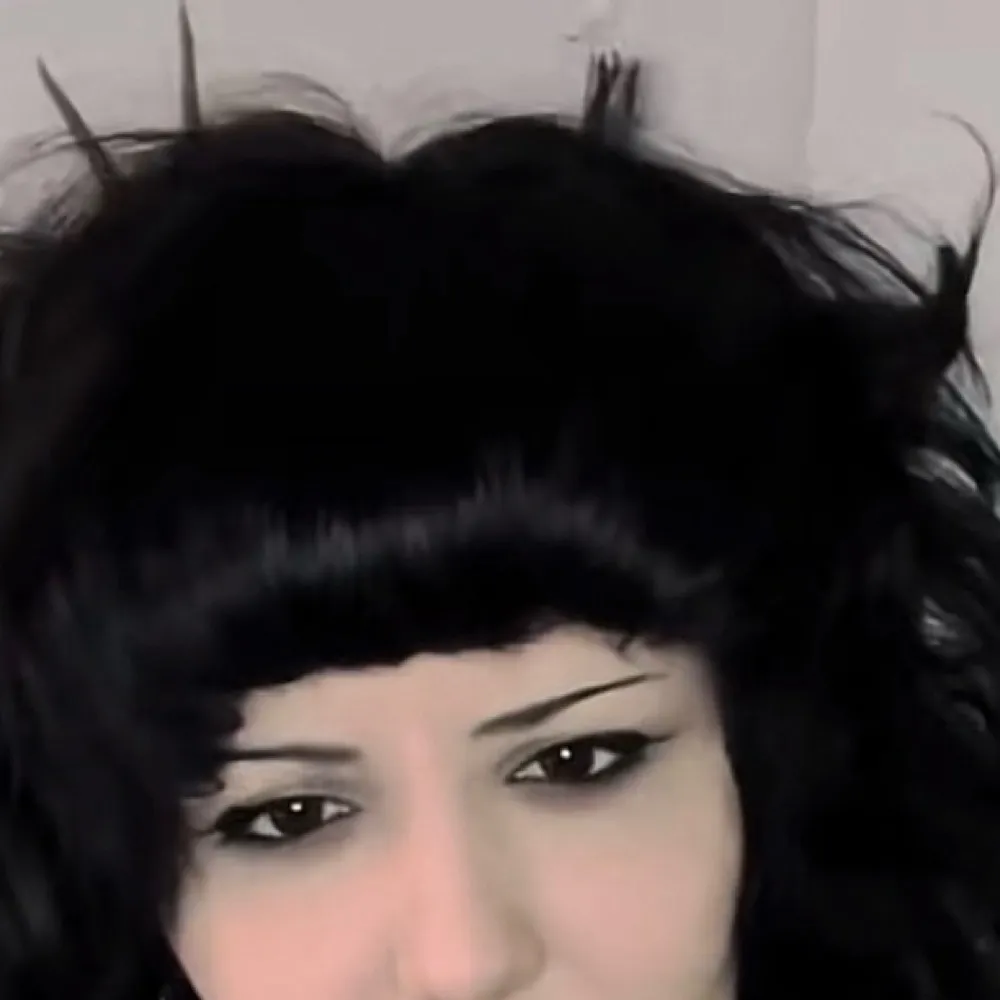 chat with ai character: Aunt 