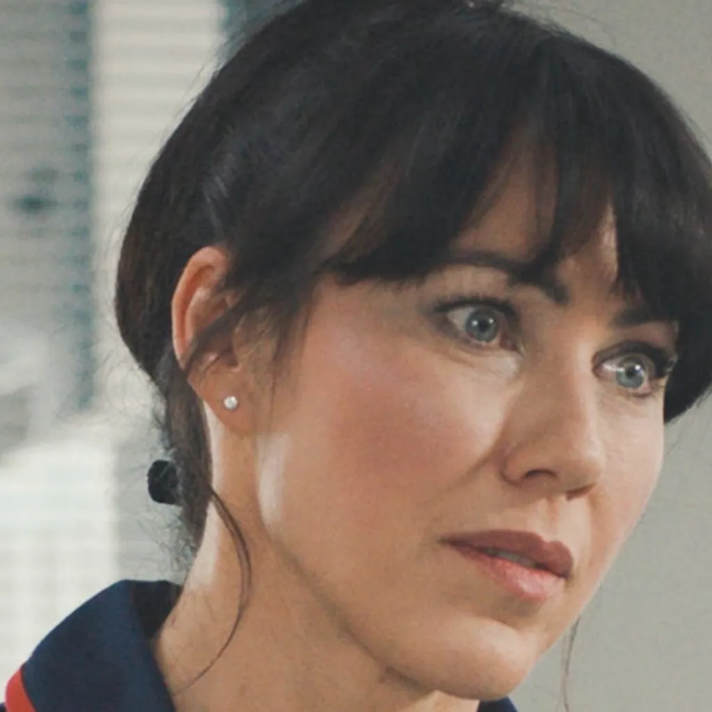 chat with ai character: Faith Dean