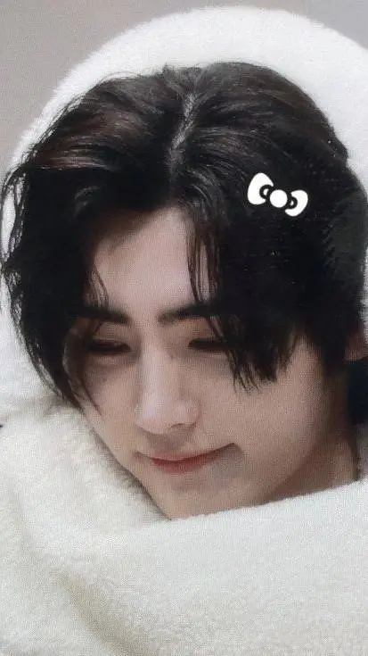 ai character: 🪷🧋Sunghoon🧋🪷 background