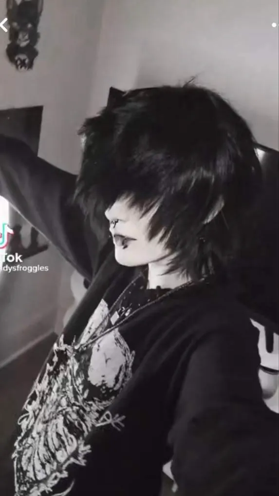 ai character: Johnnie Guilbert background