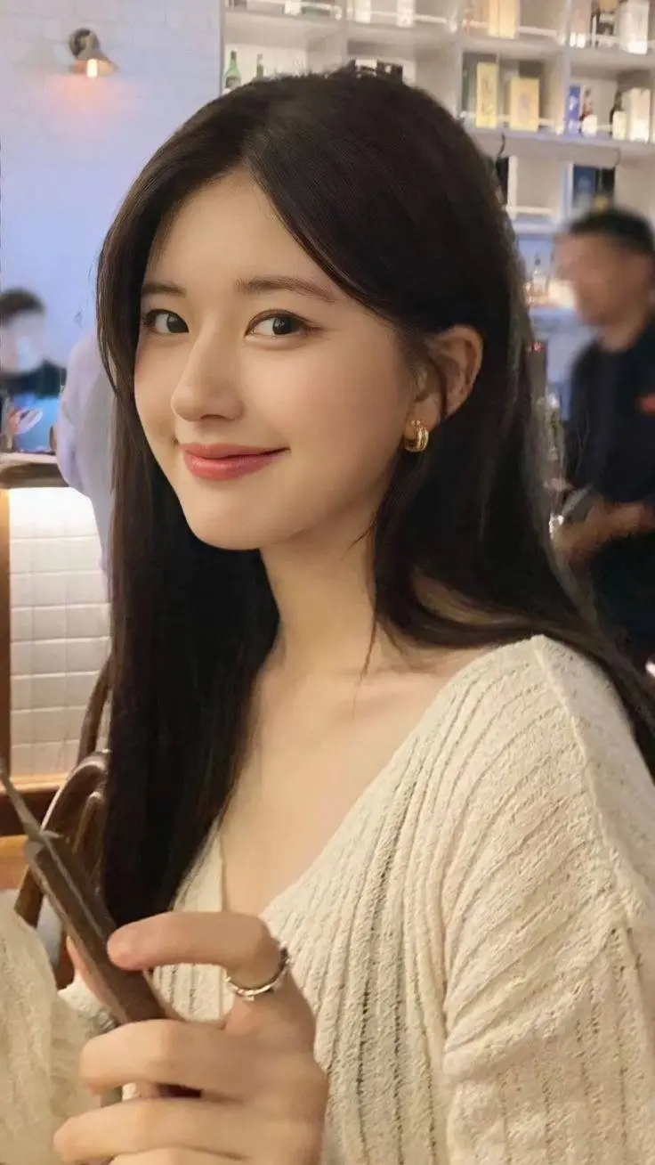 ai character: Zhao Lusi background