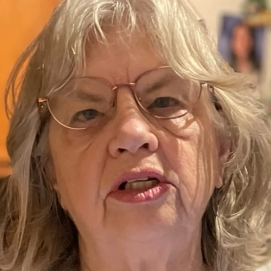 chat with ai character: Faye ￼(grandma