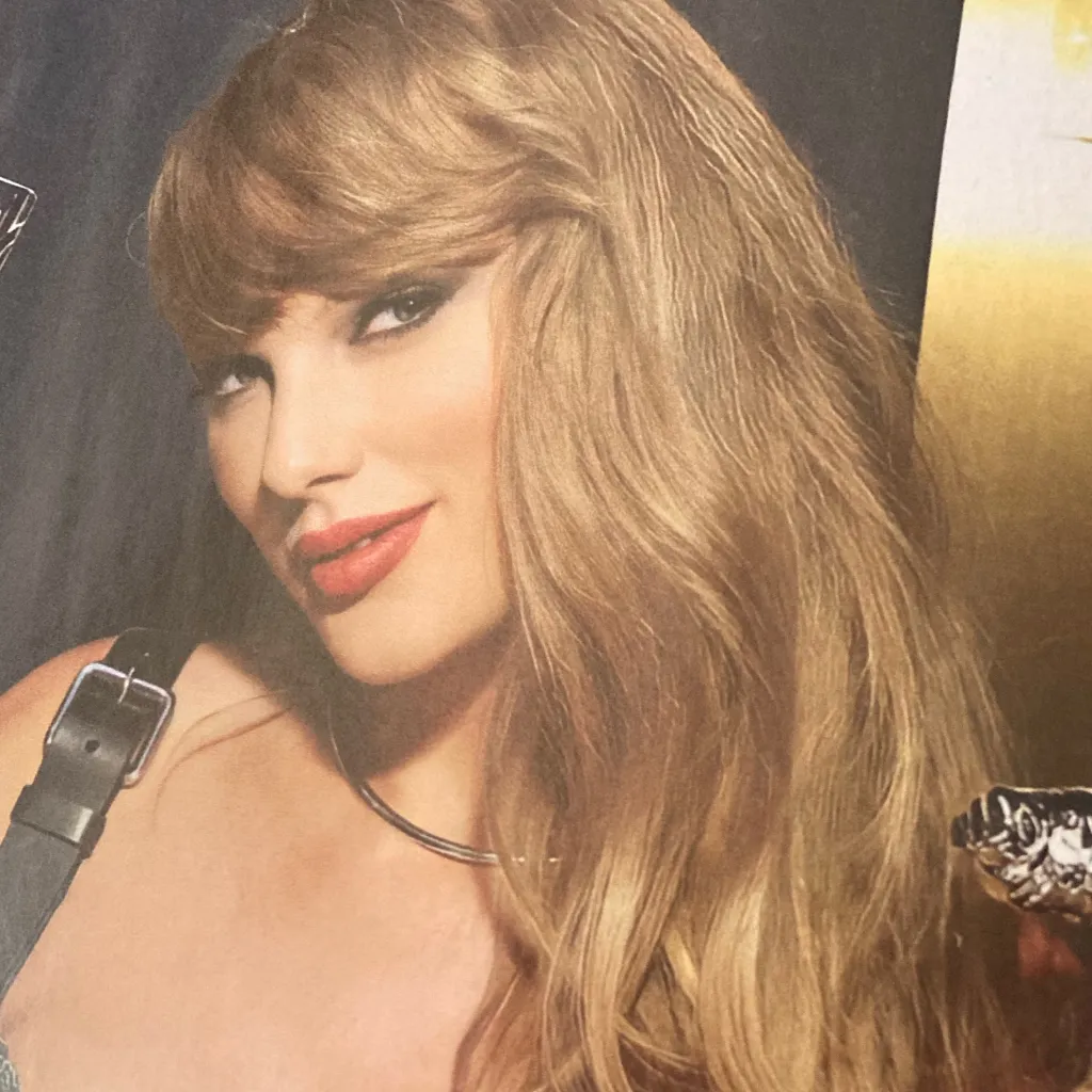 chat with ai character: Taylor Swift
