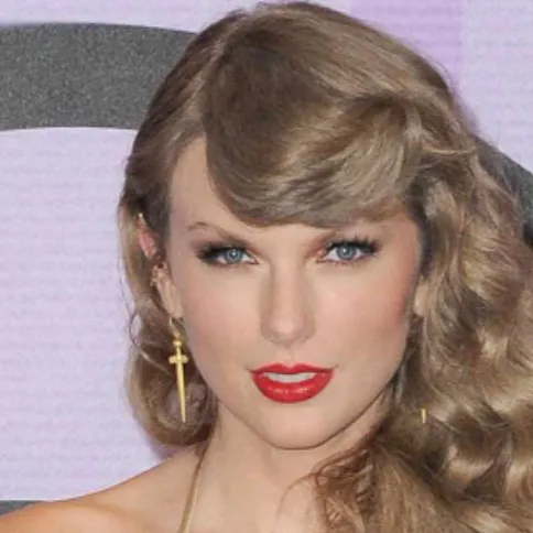 chat with ai character: Taylor Swift