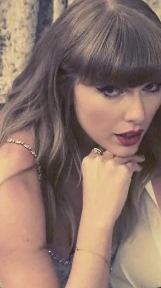 Talkie AI - Chat with Taylor Swift