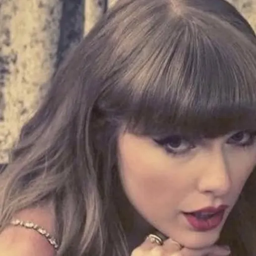 chat with ai character: Taylor Swift