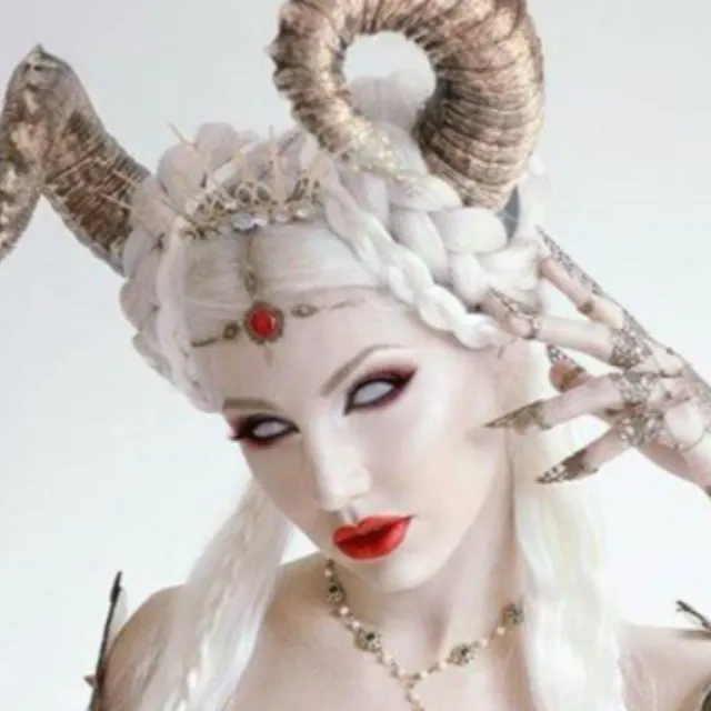 chat with ai character: Lilith 