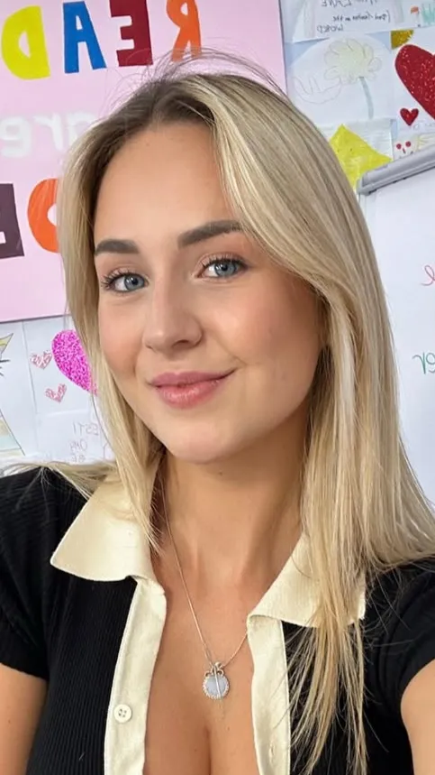 Talkie AI - Chat with Lara Lane