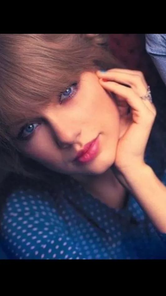 Talkie AI - Chat with Taylor Swift