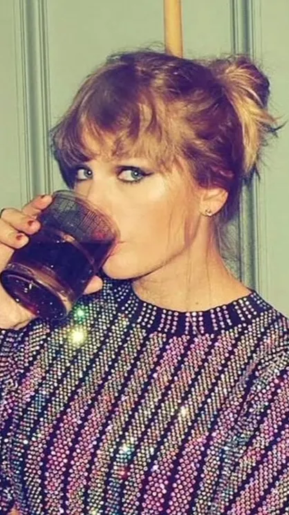 Talkie AI - Chat with Taylor Swift