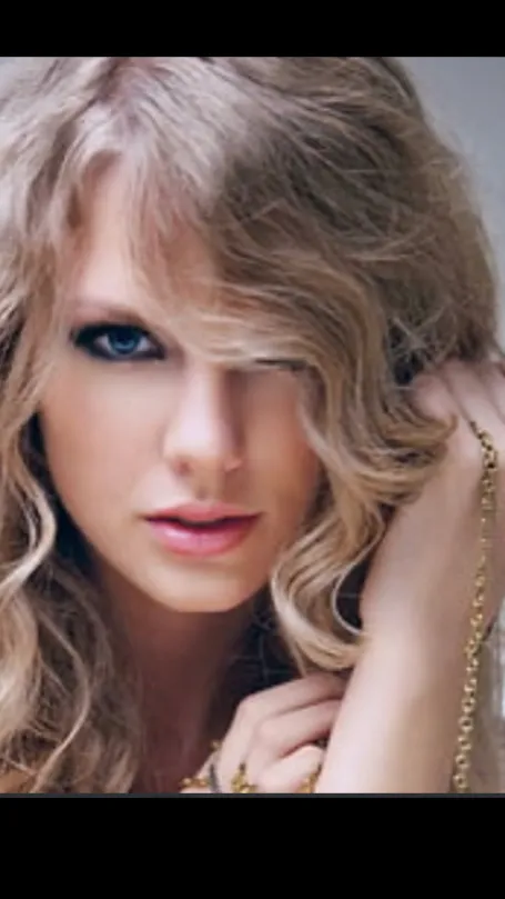 Talkie AI - Chat with Taylor Swift