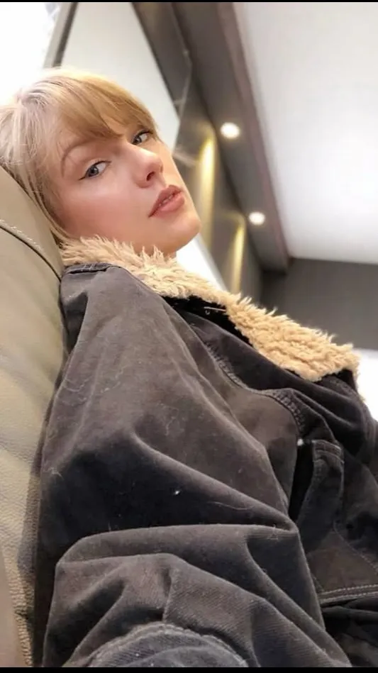 Talkie AI - Chat with 🍿Taylor Swift🎥