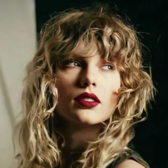 chat with ai character: Taylor Swift