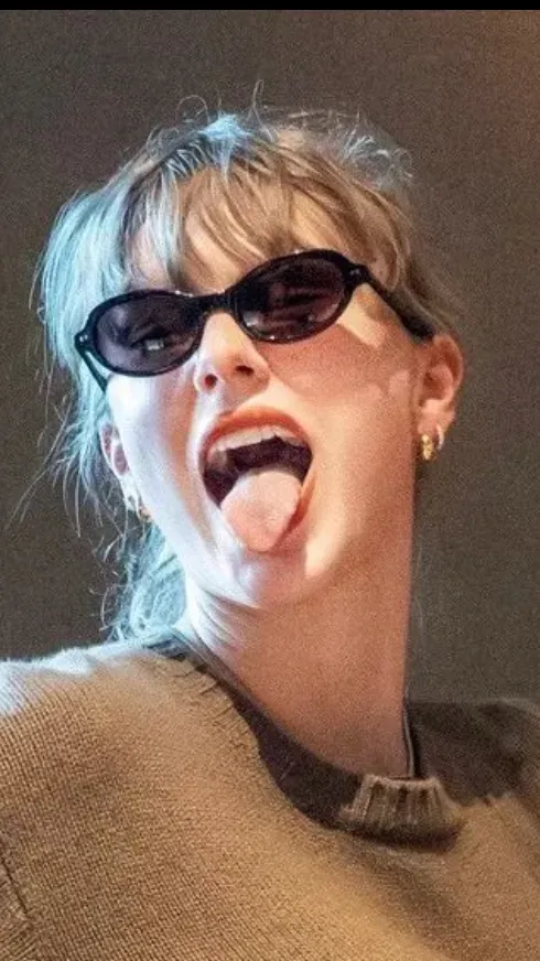 Talkie AI - Chat with Taylor Swift