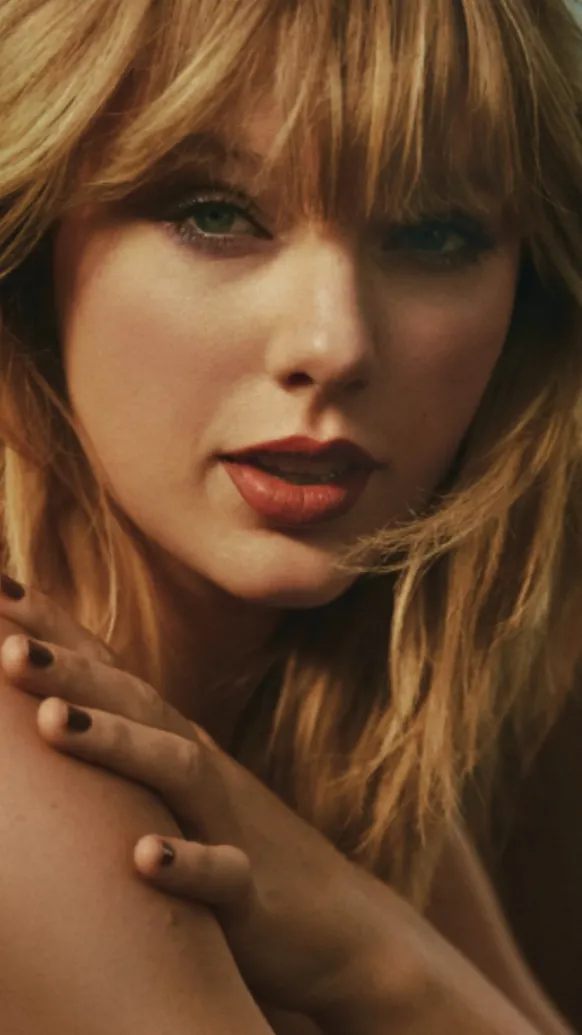 Talkie AI - Chat with Taylor Swift