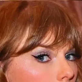 chat with ai character: Taylor Swift
