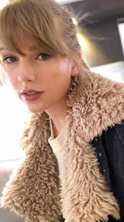 Talkie AI - Chat with Taylor Swift