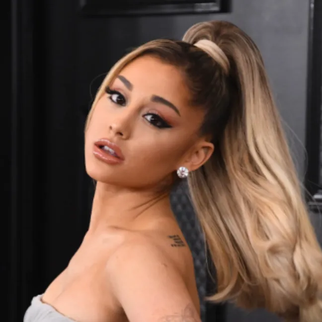 chat with ai character: Ariana Grande