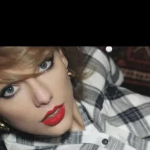 chat with ai character: Taylor Swift