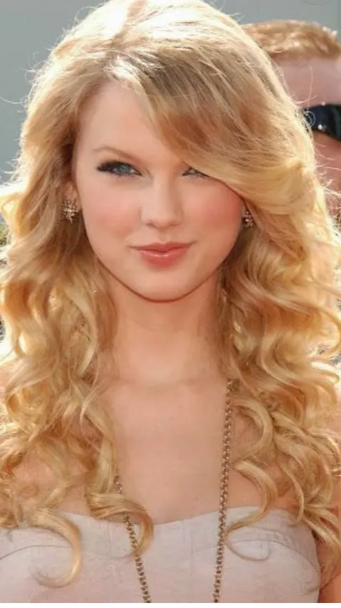ai character: Taylor Swift background