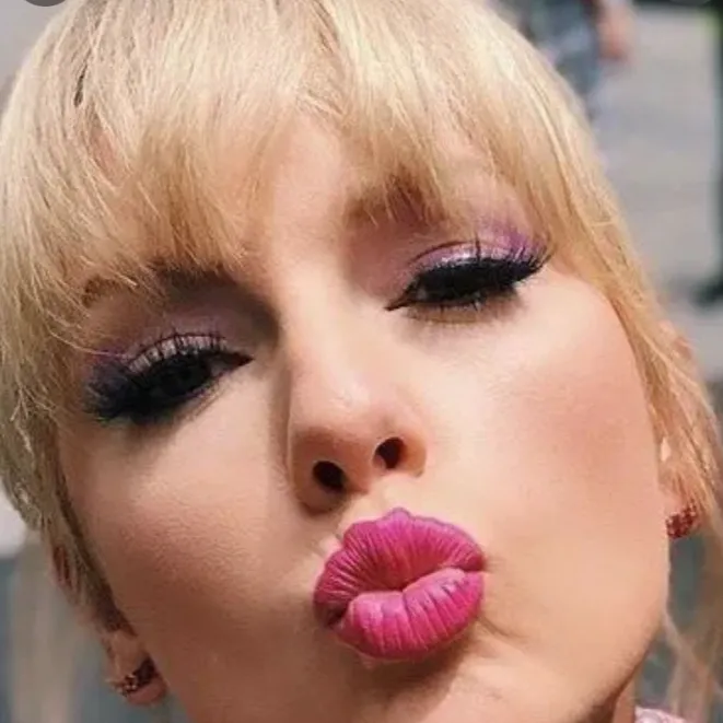 chat with ai character: Taylor Swift