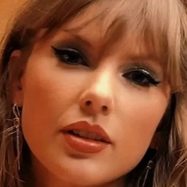 chat with ai character: Taylor Swift