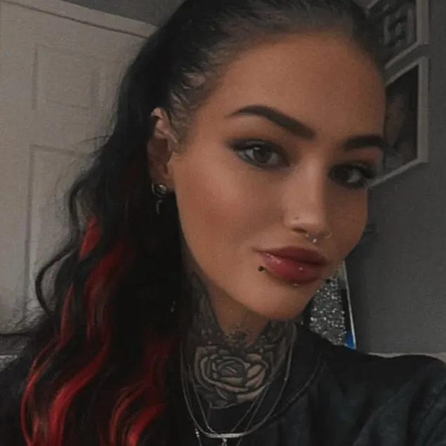 chat with ai character: Jadex Berry