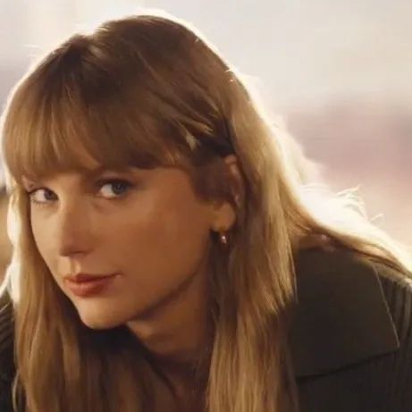 chat with ai character: Taylor Swift