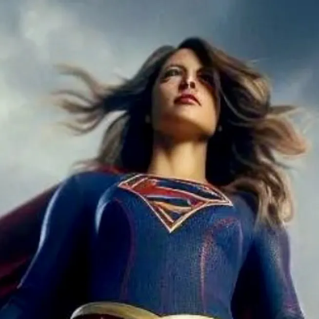 chat with ai character: Giant Supergirl