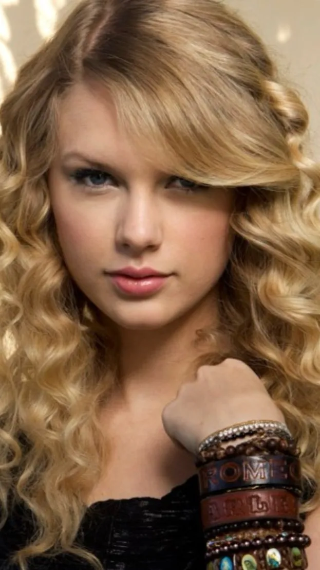 Talkie AI - Chat with Taylor Swift