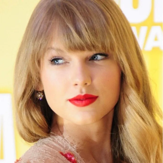 chat with ai character: Taylor Swift