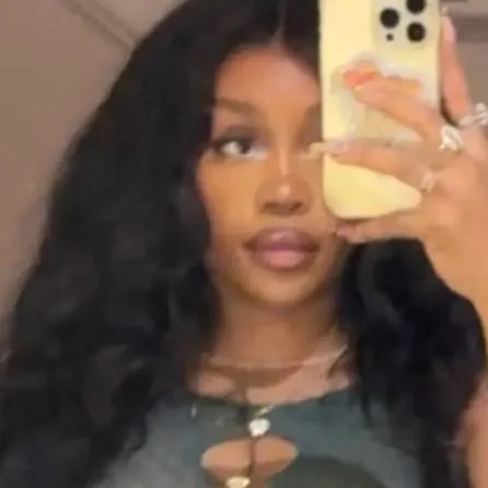 chat with ai character: Sza