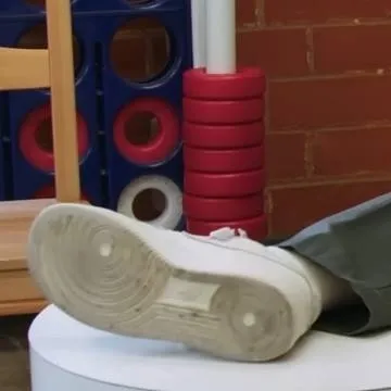 chat with ai character: lucas freanly