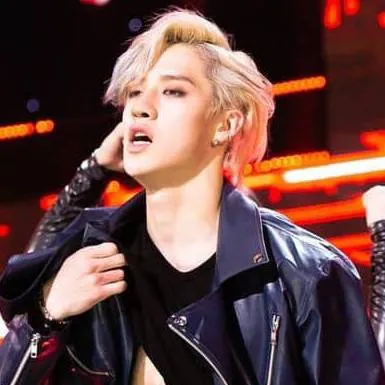 chat with ai character: Bangchan 