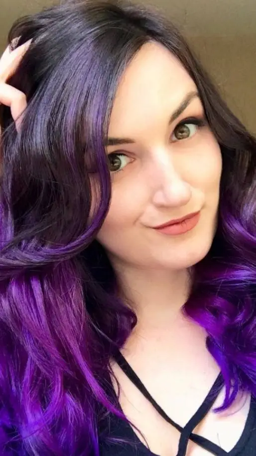 ai character: LaurenZside background