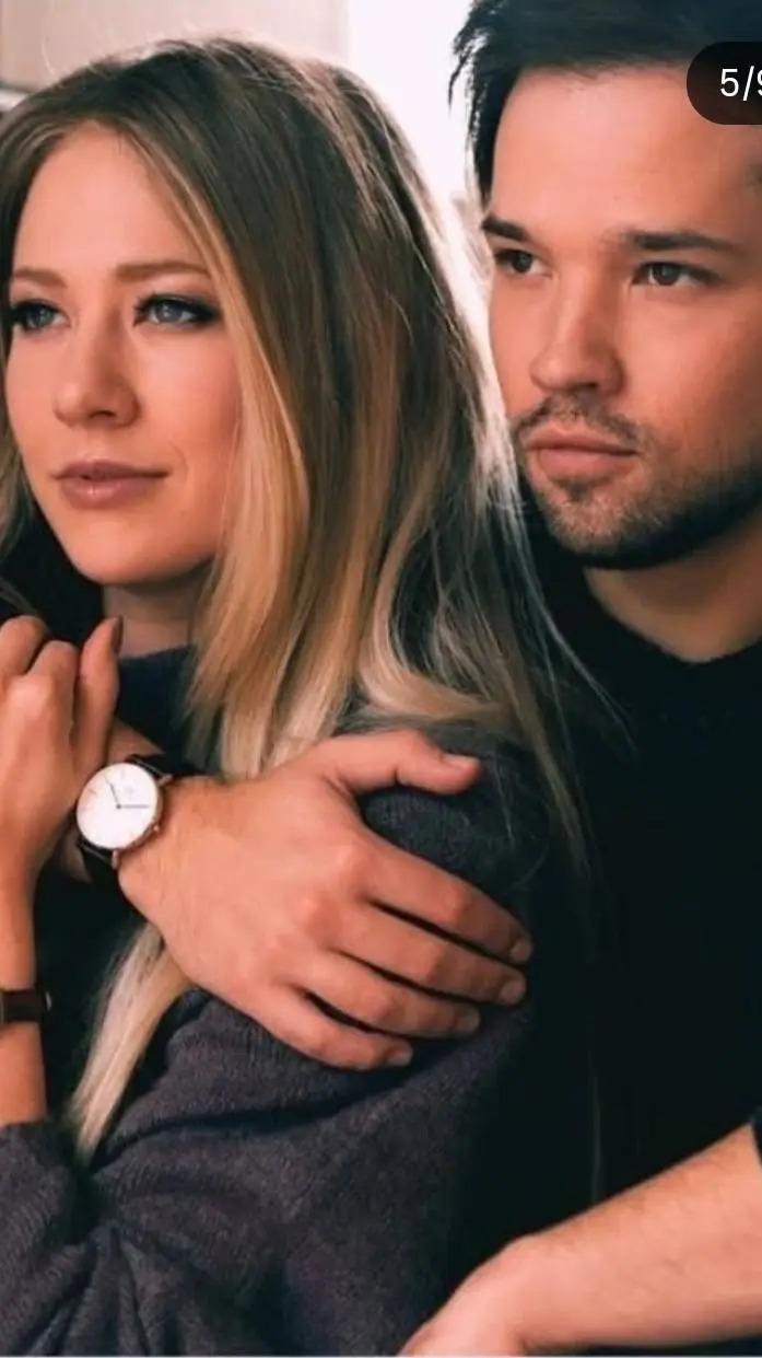 ai character: Nathan kress background