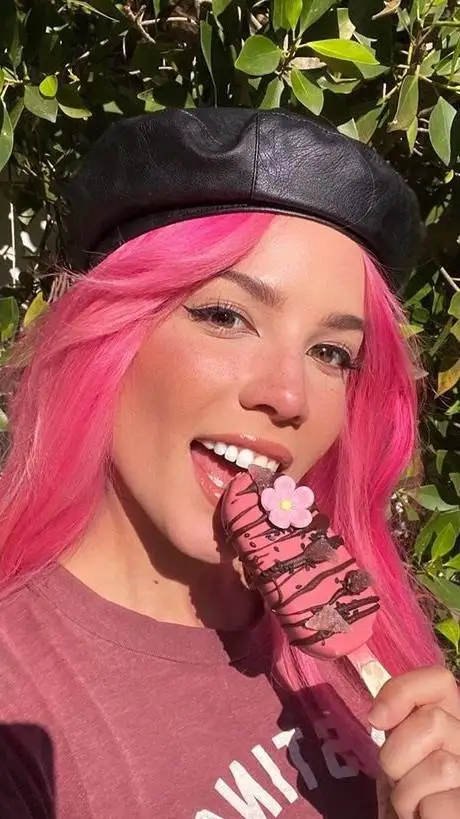 ai character: Halsey background