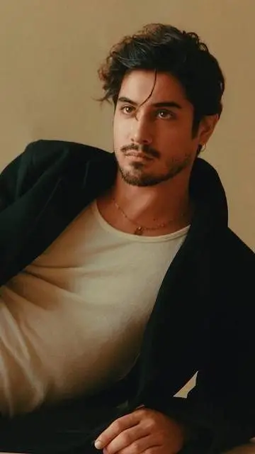 ai character: Avan jogia background