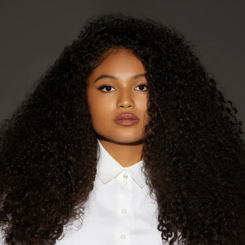 chat with ai character: Eliana Su’a