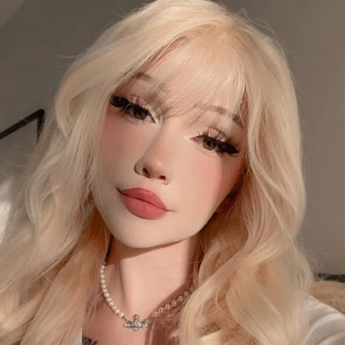 chat with ai character: Rebecca 